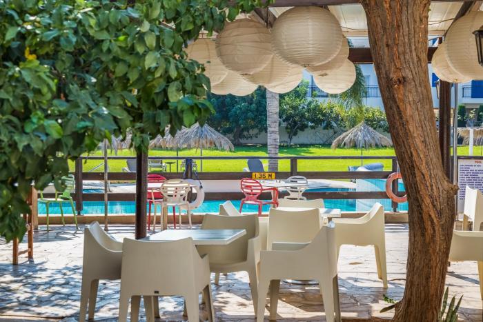 captain karas holiday apartments