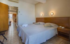 captain karas holiday apartments