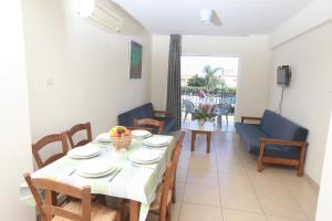captain karas holiday apartments