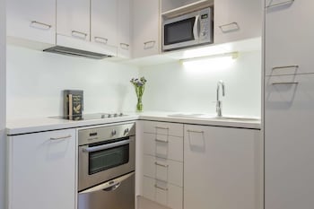 auckland harbour suites