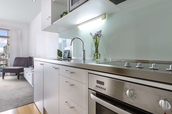 auckland harbour suites