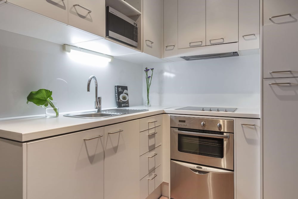 auckland harbour suites