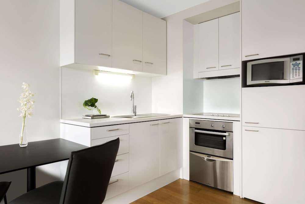 auckland harbour suites