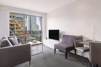 auckland harbour suites