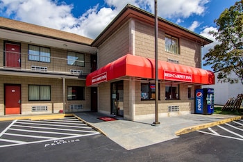 red carpet inn norwalk