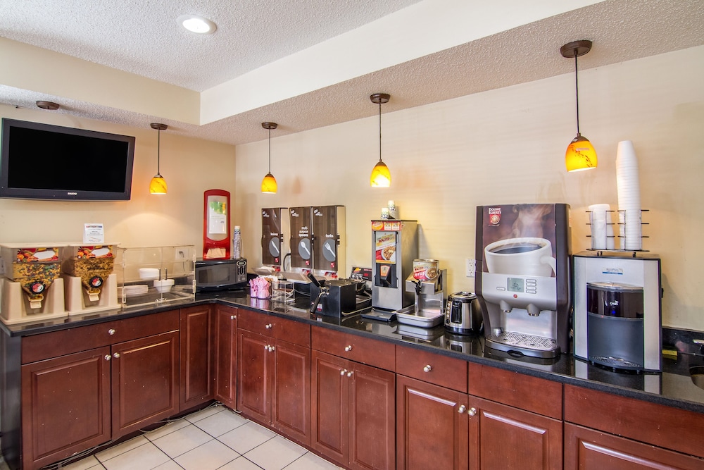 red carpet inn norwalk