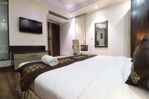 Hotel Waterfall,New Delhi>>Delhi,3.5 star