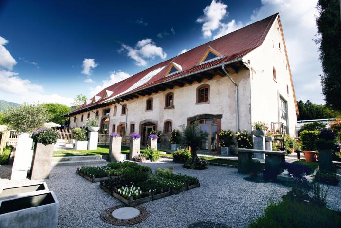 rainhof scheune