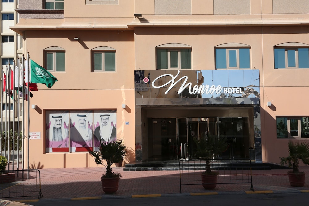 monroe hotel and suites