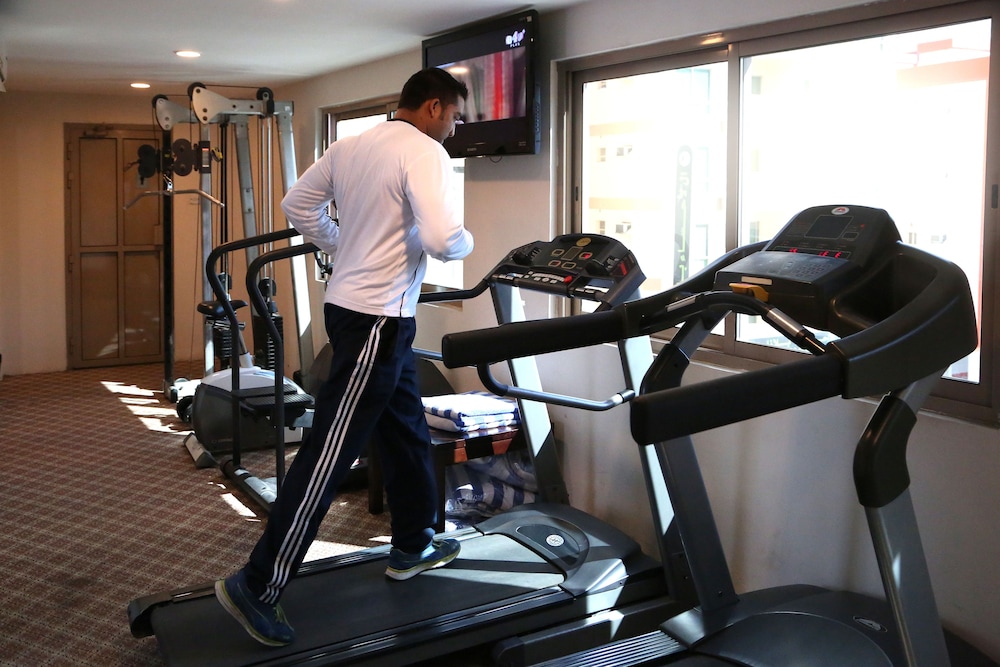 monroe hotel and suites