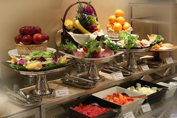 monroe hotel and suites