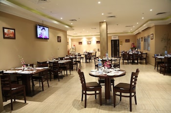 monroe hotel and suites