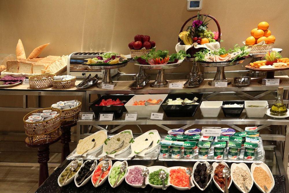 monroe hotel and suites