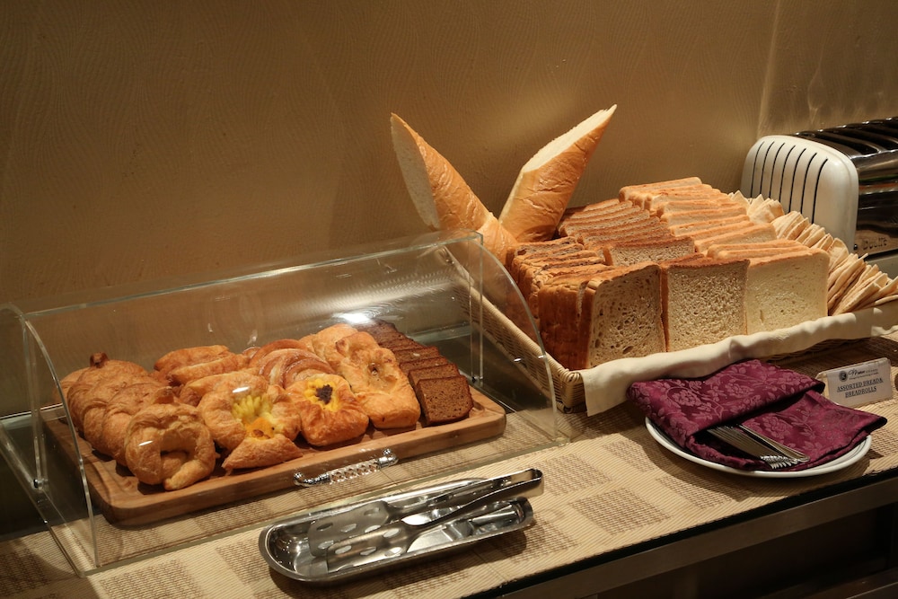 monroe hotel and suites