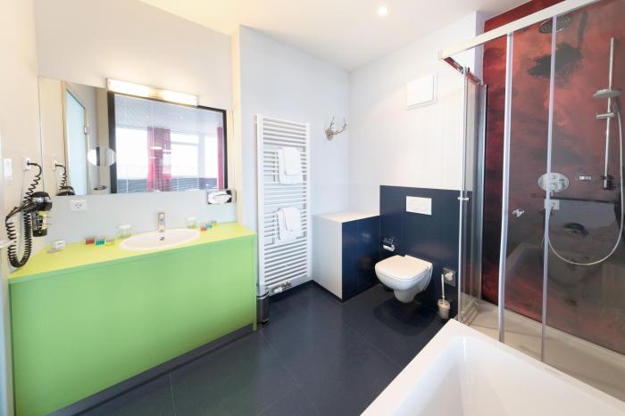 amh airport messe hotel