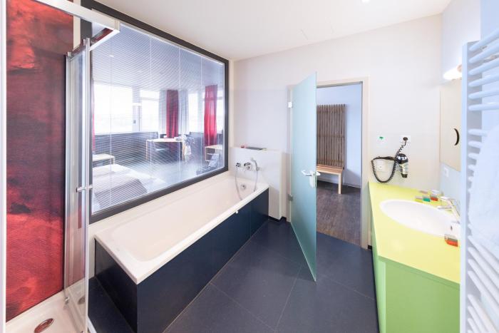 amh airport messe hotel