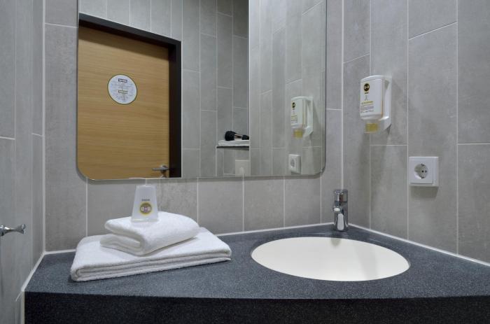 bandb hotel dusseldorf airport