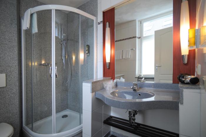 le petit palais hotel pension