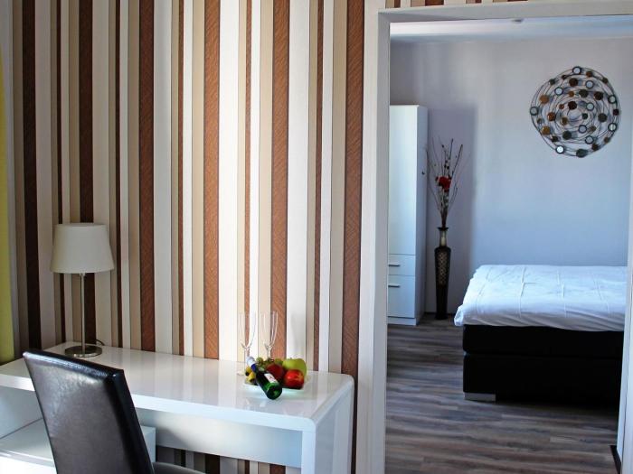 le petit palais hotel pension