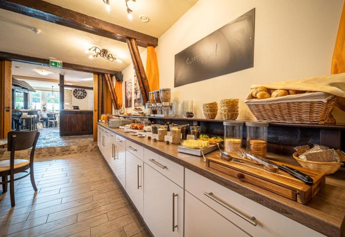 le petit palais hotel pension