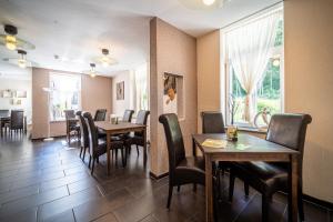 le petit palais hotel pension