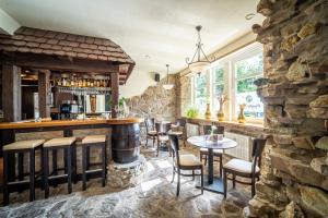 le petit palais hotel pension