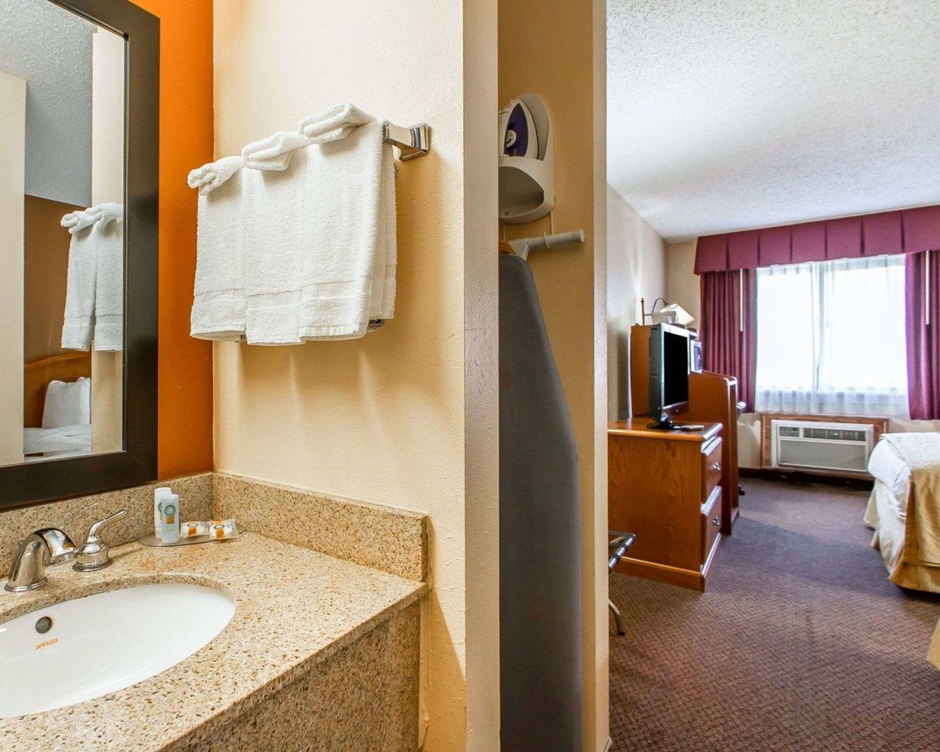 quality inn burlington near hwy 34