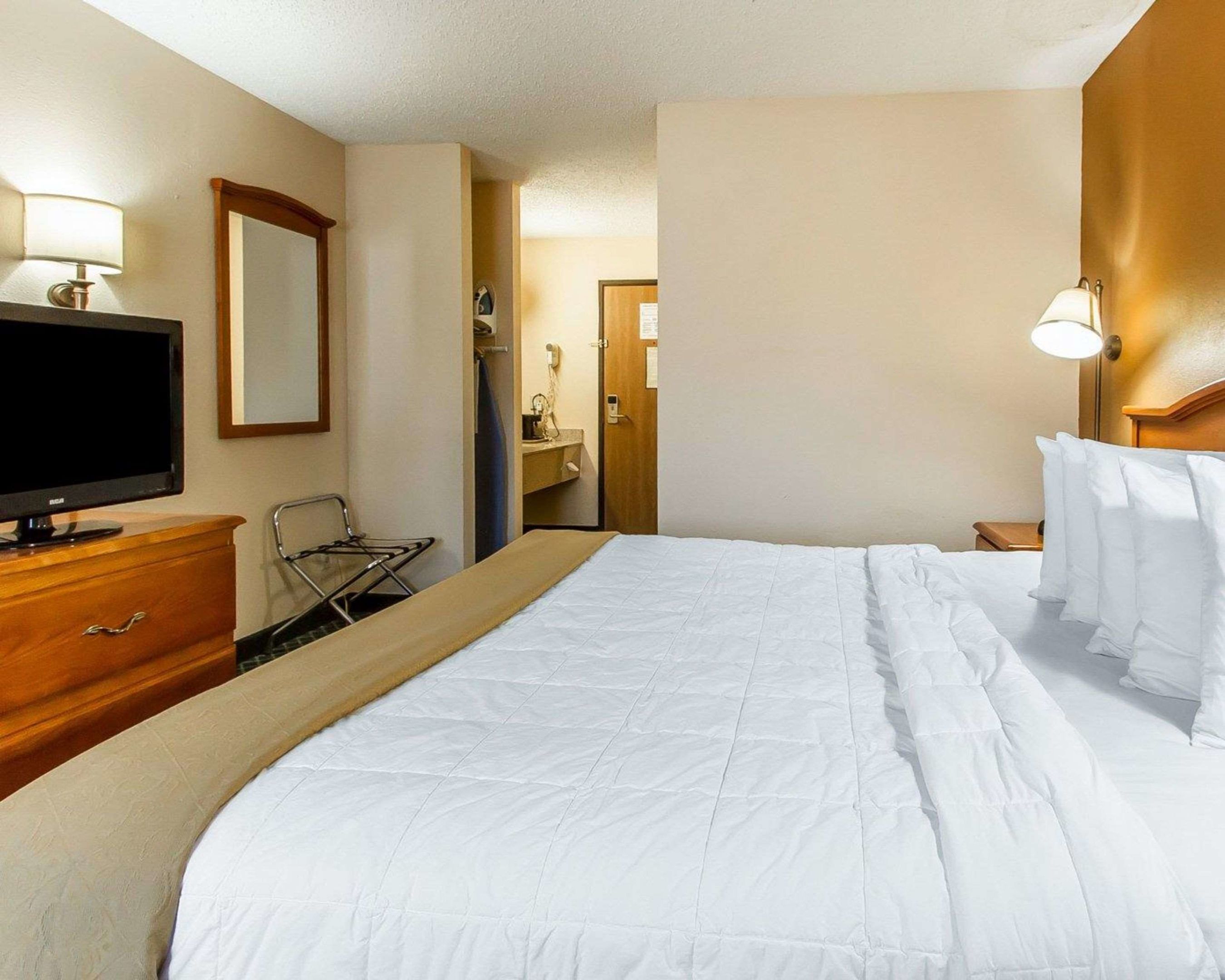quality inn burlington near hwy 34