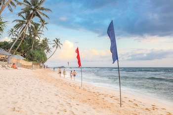 dalawella beach resort