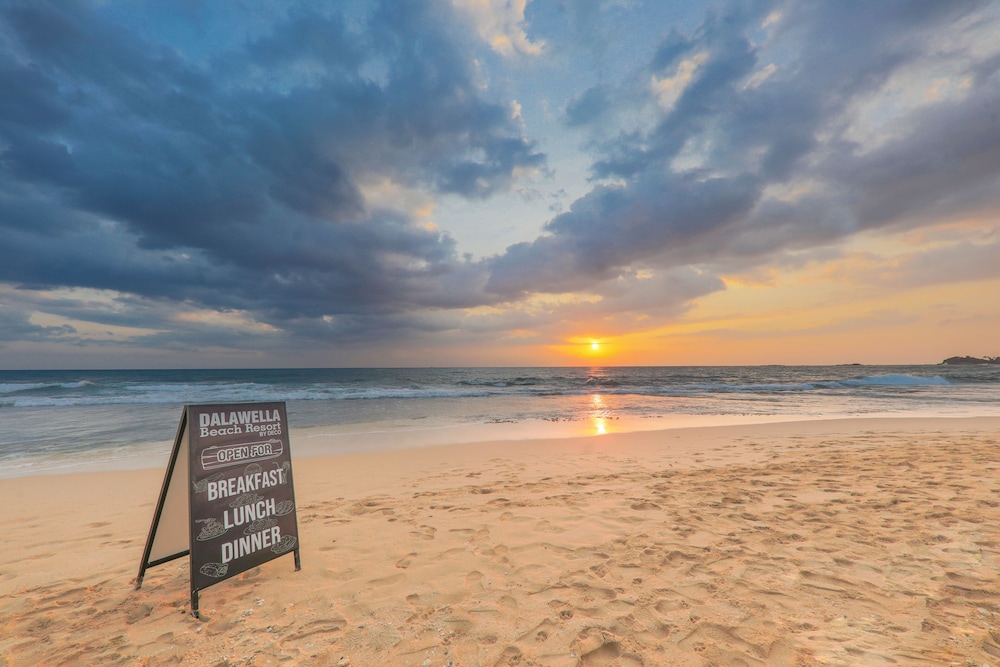 dalawella beach resort