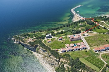 hotel vemara club