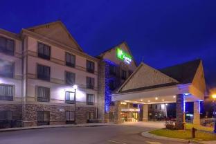 holiday inn express hotel and suites frankenmuth by ihg