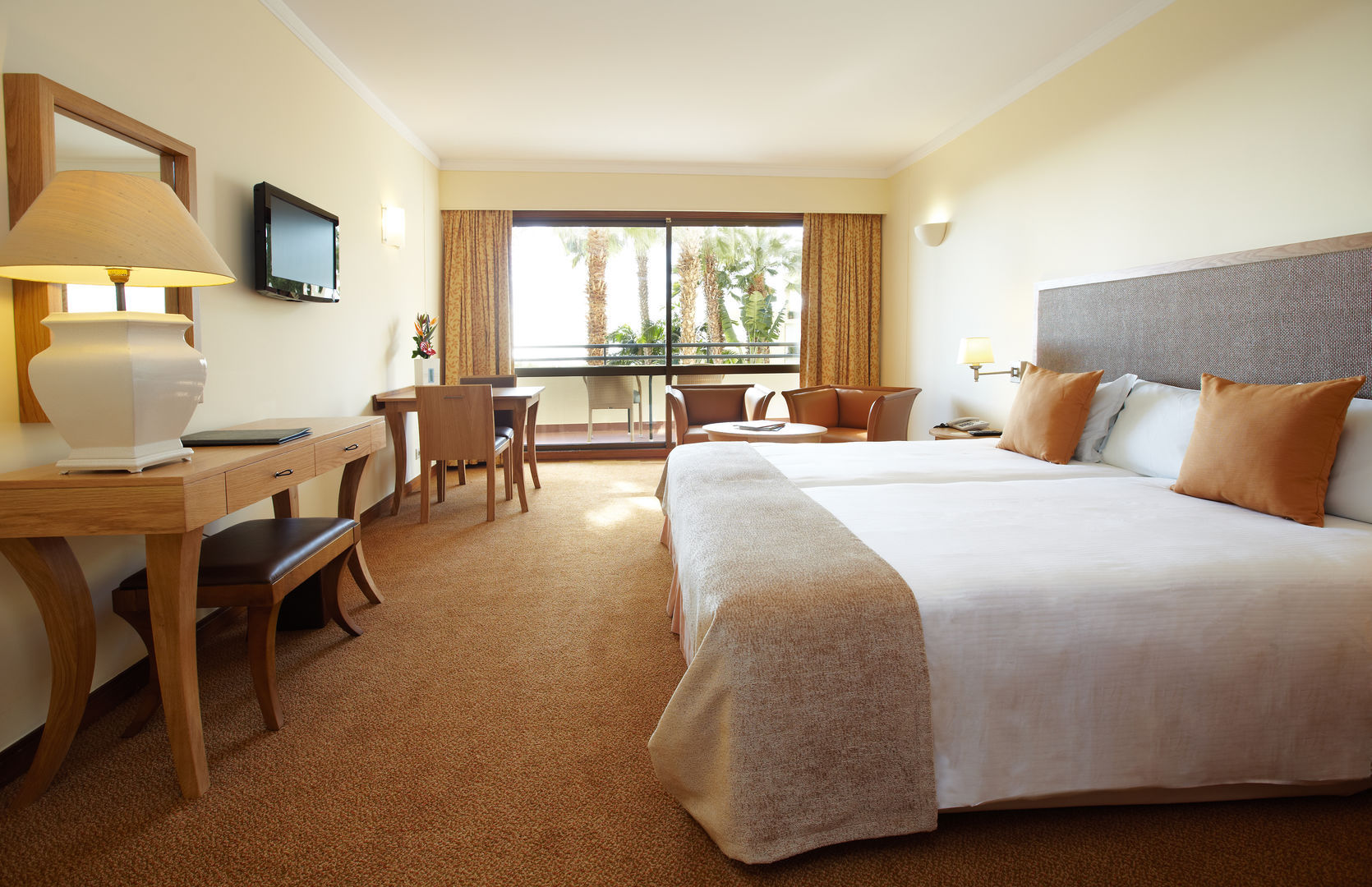 suite hotel eden mar