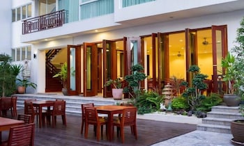 sabaidee at lao hotel
