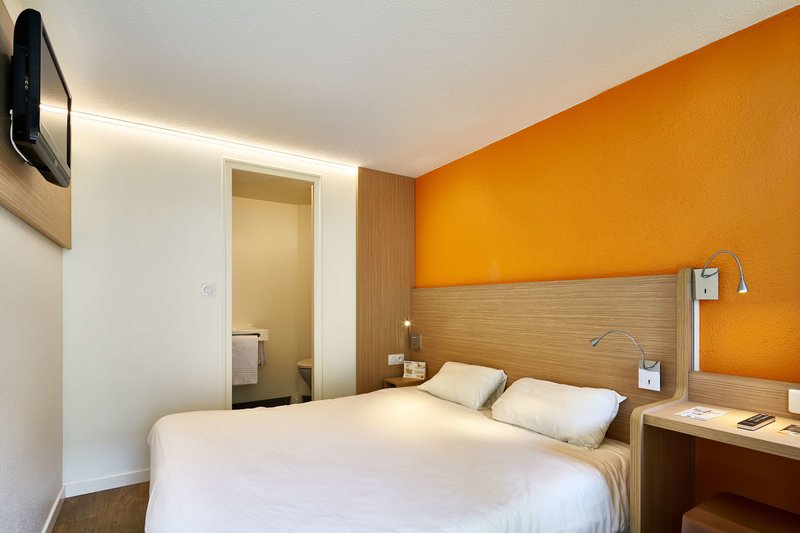 premiere classe la roche sur yon mouilleron le captif