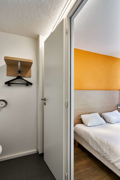 premiere classe la roche sur yon mouilleron le captif