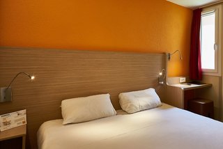 premiere classe la roche sur yon mouilleron le captif