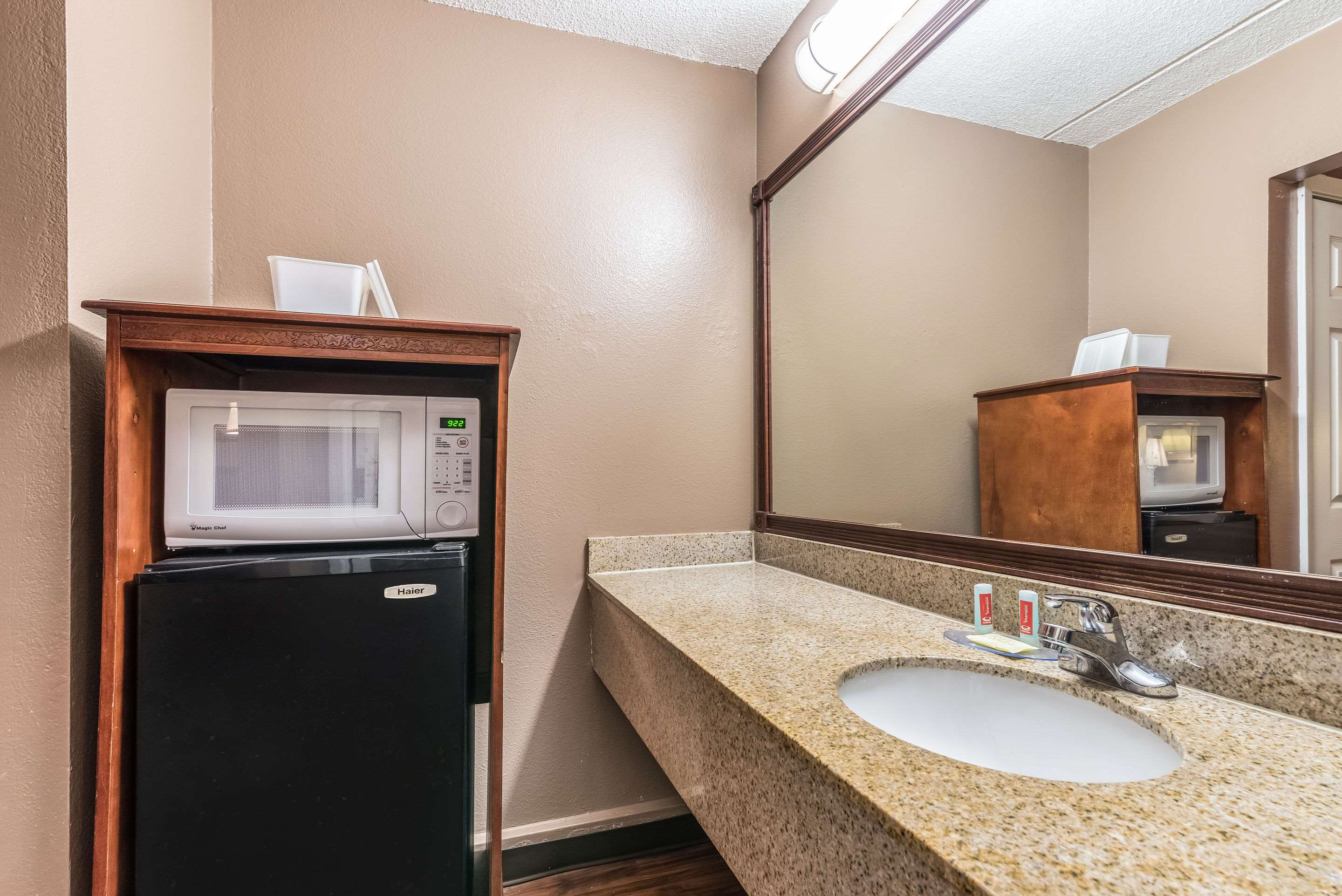 econo lodge