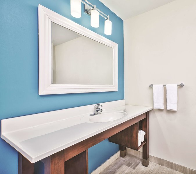 la quinta inn and suites by wyndham niagara falls