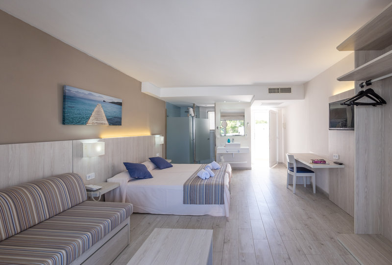 hotel club es talaial