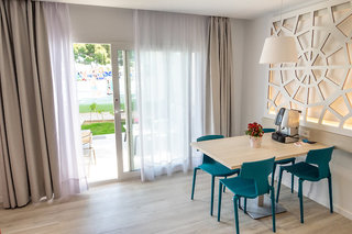 hotel club es talaial