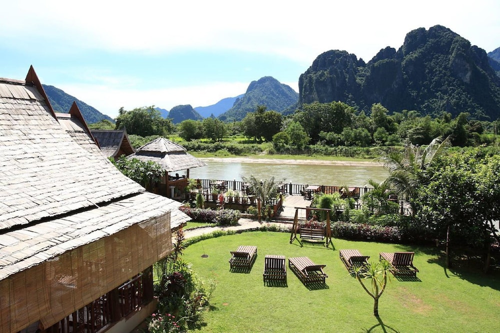 the elephant crossing hotel