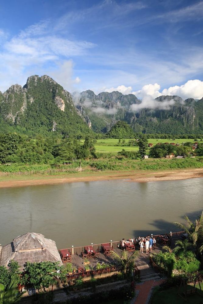the elephant crossing hotel