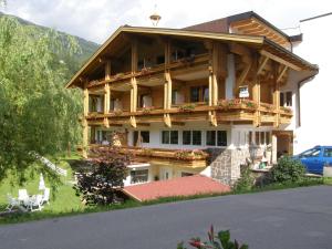 Pension Sportalm,Curon Venosta>>Austrian Alps,3 star