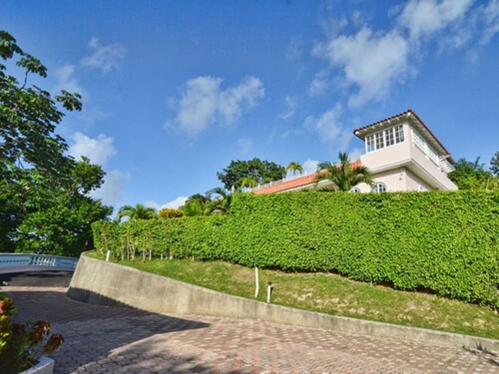 tropical lagoon resort