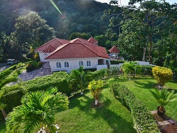 tropical lagoon resort