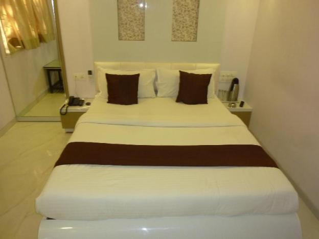 hotel satellite