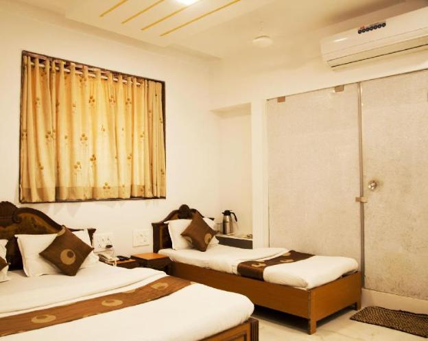 hotel satellite