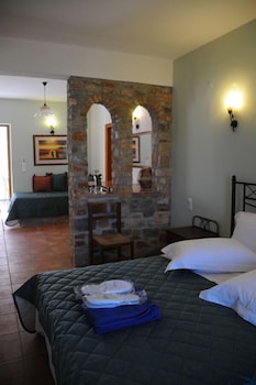 skiathos island suites