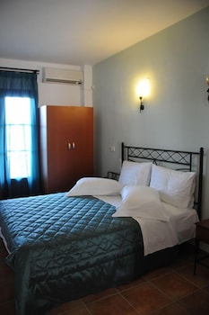 skiathos island suites